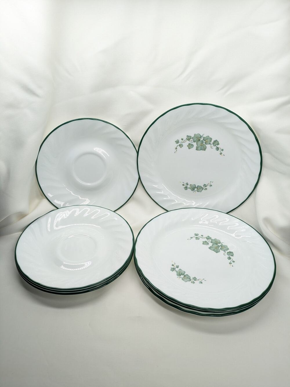 Set of 8 Corelle Callaway Ivy Dessert Salad - Saucers Plates Swirl Green Rim